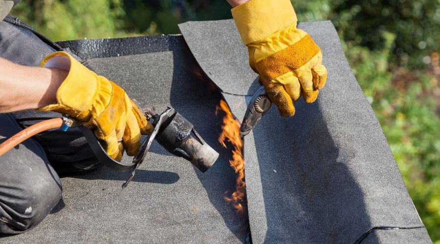 Professional gutter cleaning in Crawfordville, FL